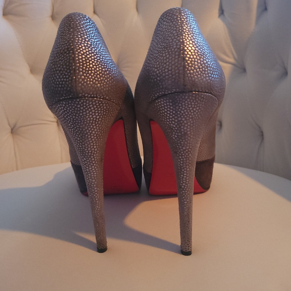 Christian Louboutin Maggie 140 Velours Calf Gray/Pewter EU Sz 41 (U.S sz 10)